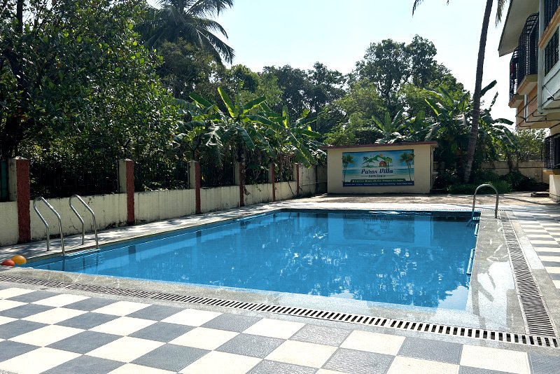 Paras Villa - Swimming Pool