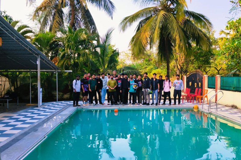 Paras Villa - Swimming Pool